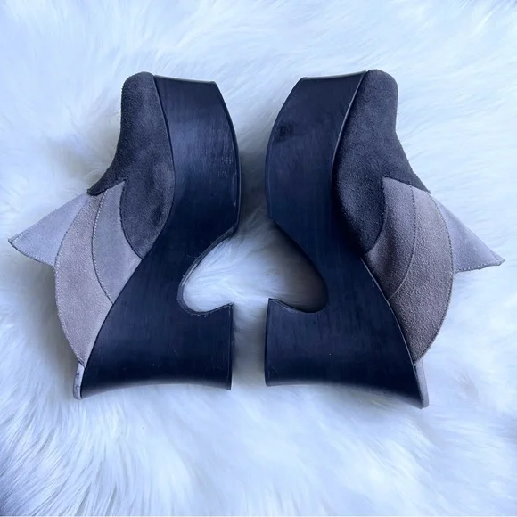 Platform Mule Clog in Two-Tone Gray Suede - Picture 11 of 15